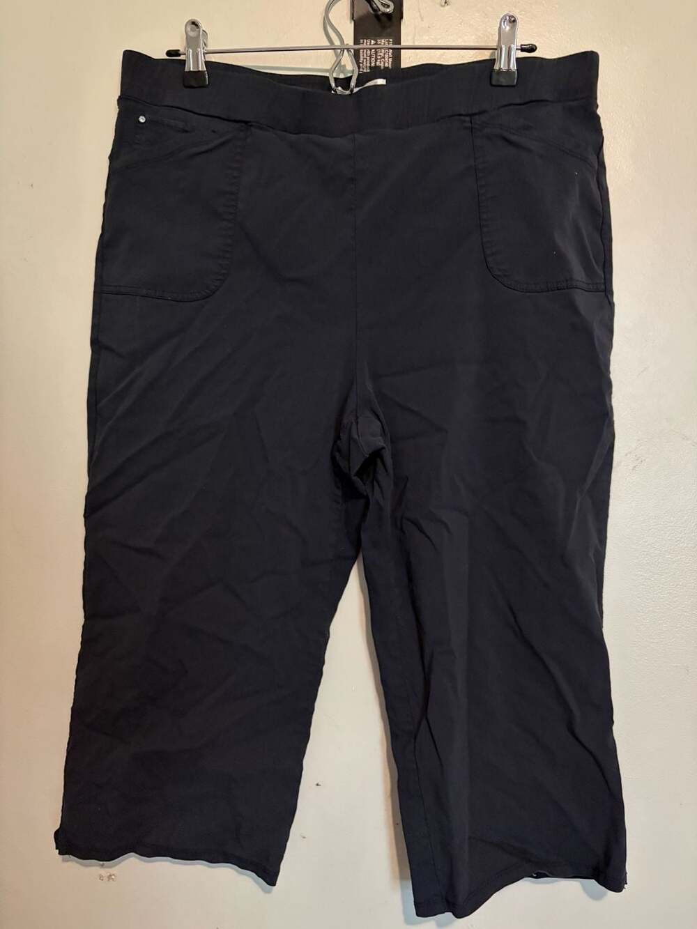 89th & Madison Women's Black Pull-On Capri Pants Size 2X